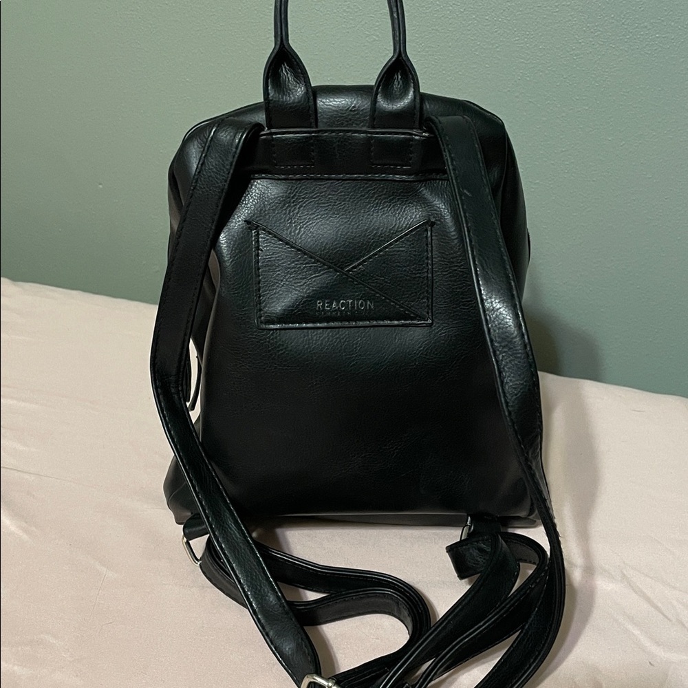 Reaction Kenneth Cole NWOT Black Vegan Leather Pebble Backpack Purse - Picture 3 of 10